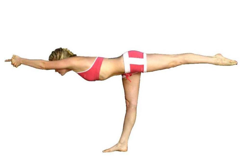 Скінуць вагу дапаможа балансіроўка на адной назе з нахілам. 